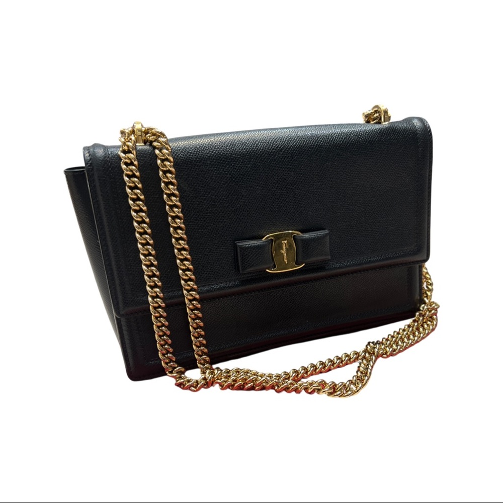 Salvatore Ferragamo Crossbody Medium Ginny Black Leather Shoulder Bag